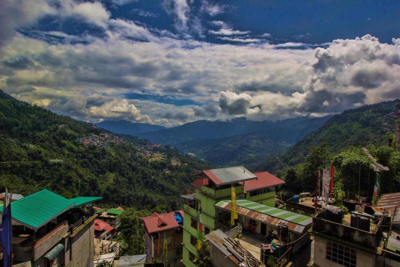 Oyo 17078 Saint Hotel Gangtok Exterior foto